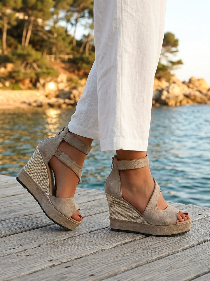 Clarisse - Sandali con zeppa imbottiti