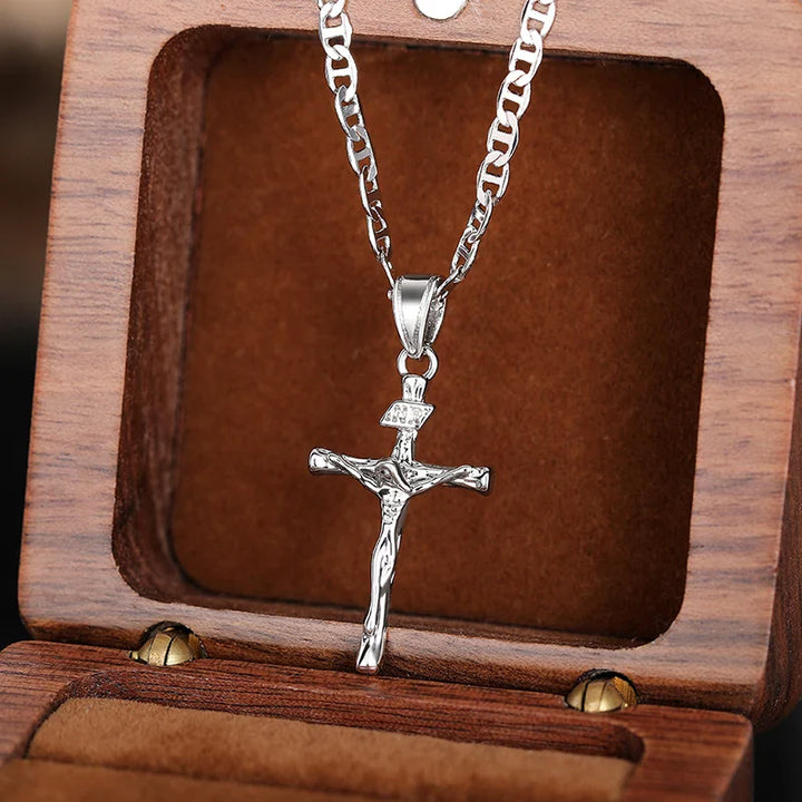 Bayford - Collana con ciondolo a croce scintillante