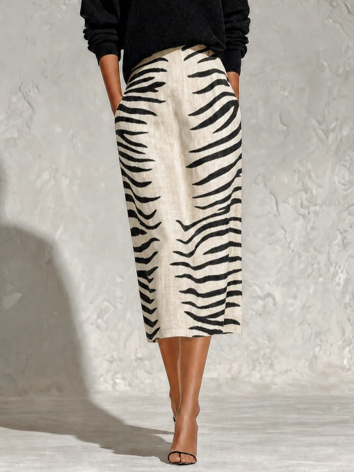 Aelyra - Maglione in maglia morbida & coordinato con gonna midi in lino a stampa zebrata